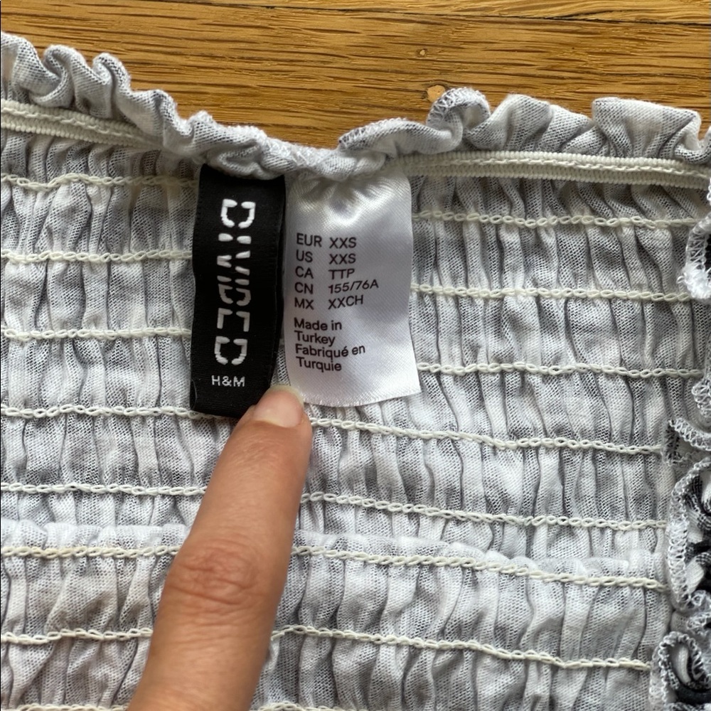H&M Divided | Blk&Wht Houndstooth Cropped Top| XXS - Picture 4 of 4